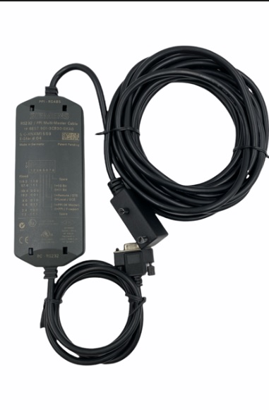Cable de programación USB/PPI Multi-Master Siemens (6ES7901-3CB30-0XA0) para S7-200. Conversor USB a RS-485 con soporte multi-master. Permite comunicación entre PC y PLC. Producto descontinuado, disponible como repuesto industrial.