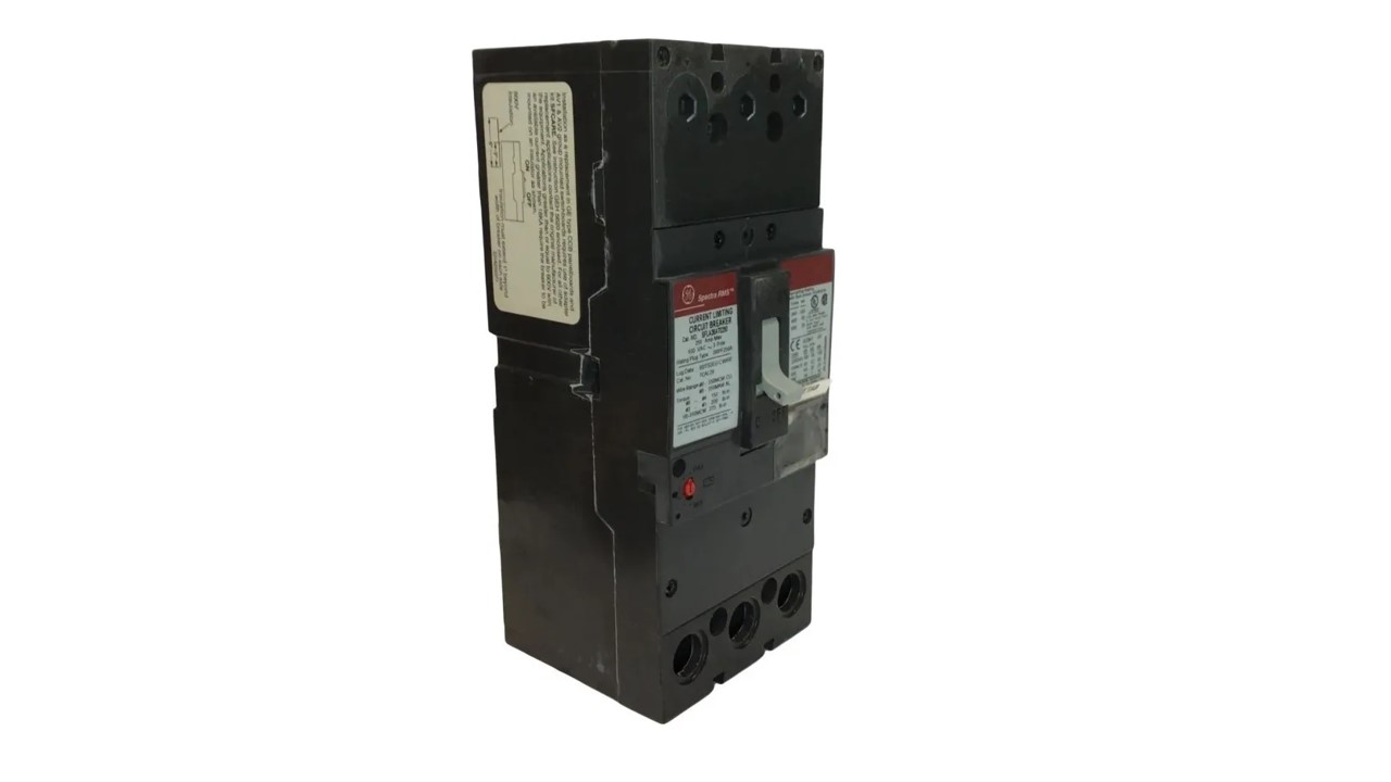 Breaker Breaker 3P 250A. General Electric SFLA36AT0250 (No incluye rating plug)